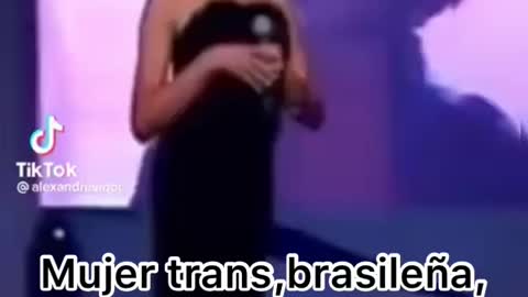 Inclusivo o abuso? Trans brasileño que es sordo mude gana competencia de canto