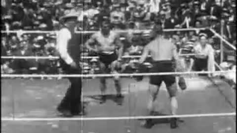 Tommy Burns knocking out Bill Squires (1907) -Boxing
