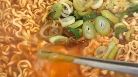 Hot fried noodles with chicken