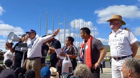 Brave Former Paramedic John Larter calls for Resignation Au Parliament