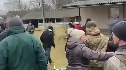 Locuitorii din Odessa le dau "onorul" agentilor de recrutare ai armatei Ukrainiene