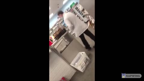 Watch: Pharmacist cannot answer simple questions about the jab