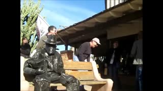 Hilarious statue prank