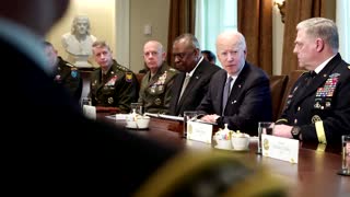 Biden hosts U.S. military chiefs, touts Ukrainian military