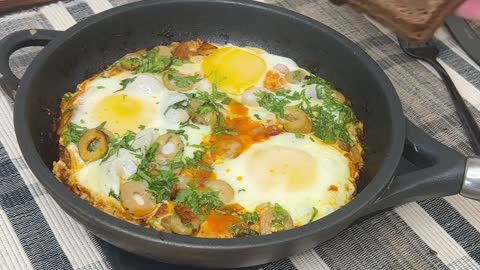 You have eggs and canned tuna at home❓ Shakshuka! simple