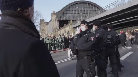 VON ANTIFA VERFOLGT! Corona-Gegendemo Hamburg