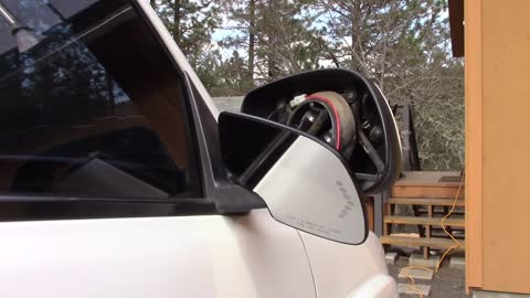 Replacing the side mirror on 03-06 Chevy Suburban