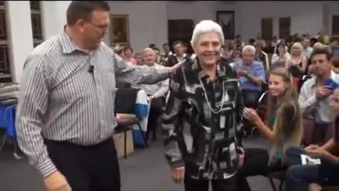 Lady Healed from Blindness & Emphysema | Deon Hockey Throwback