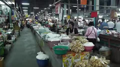 Thailand, Chiang Mai - Pratoo market. 2008