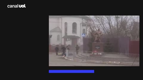 War in Ukraine: Video captures moment of explosions alongside civilians in Irpin