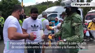 Acto de reconciliación entre manifestantes y Fuerza Pública