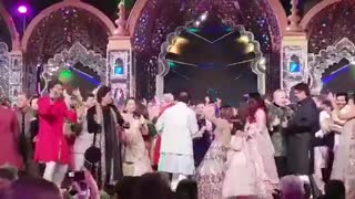 Hillary Clinton and John Kerry dancing to Bollywood music in India