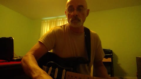 Playing "You Are My Sunshine" on my Fender Stratocaster. (Version 1)