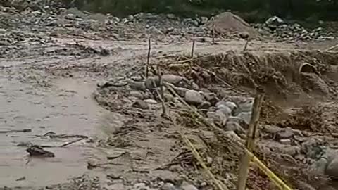 Por nueva creciente del río Charta no hay paso en vía Bucaramanga - Matanza