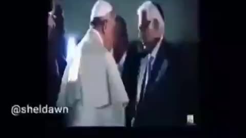 Pope kisses the hands of Rothschild