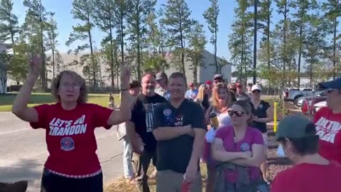 🔥🇺🇸 Massive crowd already gathering for Donald Trump's speech tonight!