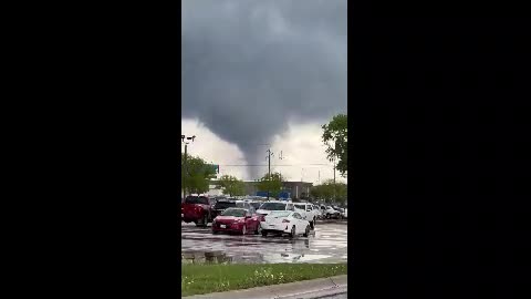 Massive tornado just crossed I-80 in Lincoln, Nebraska