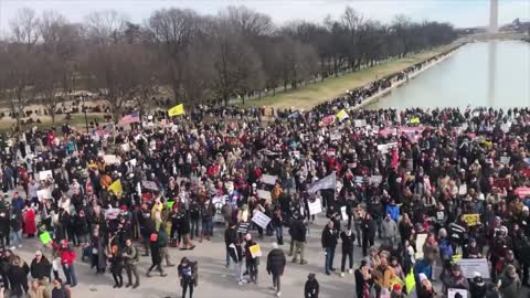 Thousands gather at Lincoln Memorial in Washington DC rally against vaccine mandates