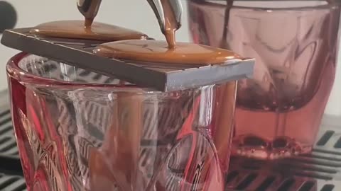 Who love the coffe? you can try this at home this is so satisfying