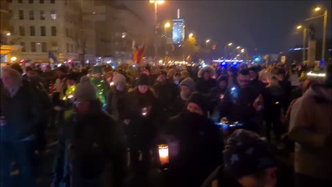BREAKING : Huge Demonstration Against Medical Mandates Tonight in Vienna. TNTV.