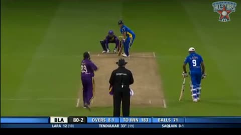 Saqlain Mustaq unplayable in Allstarcricket- Tendulker Out of his Second Bowl