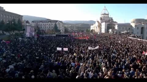 Tens of thousands of residents of Nagorno-Karabakh took to the main square of Stepanakert today
