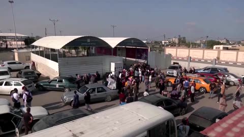 Crowds at Gaza's Rafah border ahead of evacuations