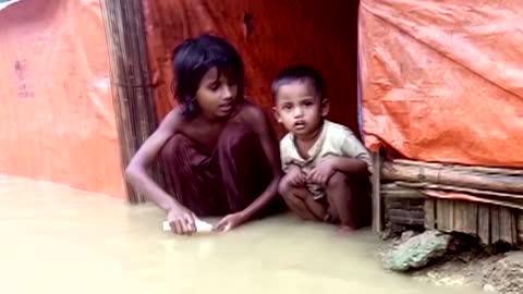Flooding overwhelms Rohingya camp in Bangladesh