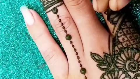 Arabic style heena disgine