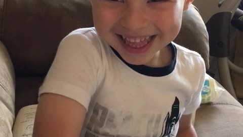 Toddler Sings 'What A Wonderful World' In A Raspy Voice