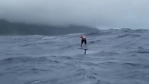 Surf Scared 😱😱😱😱😱😱