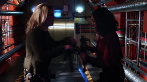 Flash TV series season 4 episode 8 clip Iris West and Felicity smoke deal with enemy guards