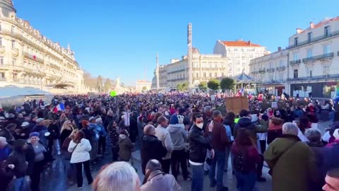 LOVE OUR BEAUTIFUL FRENCH BROTHERS AND SISTERS HOLDING THE LINE!!!