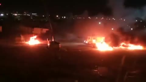 Hinchas de Aldosivi, en Argentina, quemaron los carros de sus jugadores