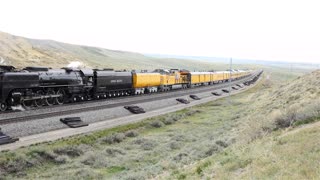 UP Big Boy 4014 and Santa Fe 2926 Big Steam Locomotives!