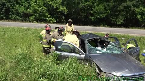 FAMILY CAR ROLLS, MULTIPLE INJURED, 2 FLOWN, SEVEN OAKS TEXAS, 06/19/22...