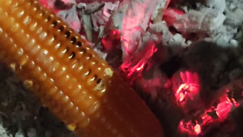 How to burn a corn cob