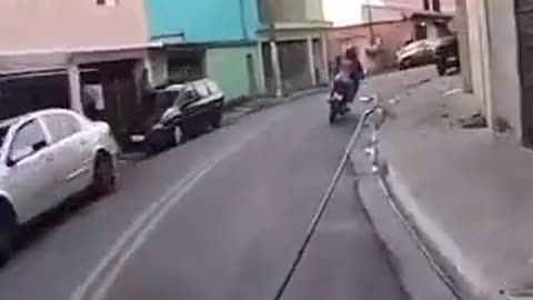 Insane police chase in Brazil