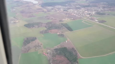 Взлет самолета из Стокгольма вид из окна