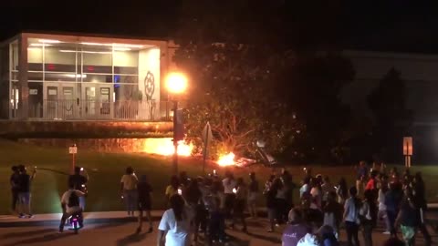 BLM sets POLICE STATION on FIRE - Rock Hill, SC