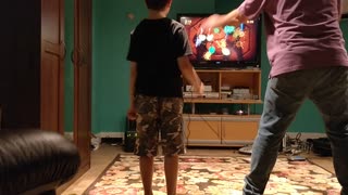 Spencer and dad Fruit Ninja VID_20181010_172556