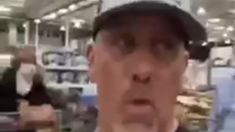 Man fights with costco employees about mask
