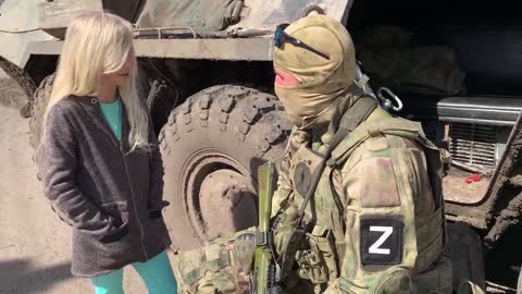 Footage from Kharkiv: A child and a Russian fighter
