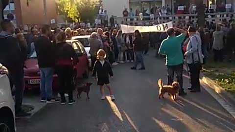 Protesta de los vecinos por la llegada de las MENAS a Rubí