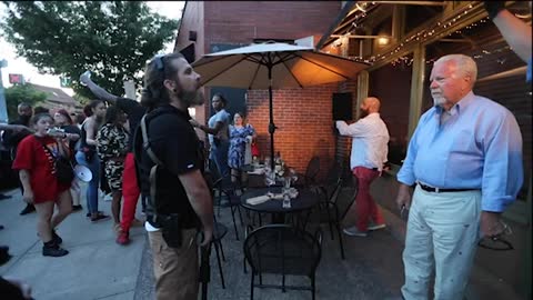 GUN-TOTING RESTAURANT PATRON PUTS SCARE INTO BLACK LIVES MATTER PROTESTERS IN LOUISVILLE