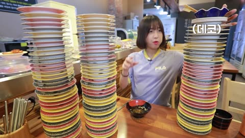 How Many Plates Did I Grab?🤔 $1 Per Plate Sushi Train Mukbang!