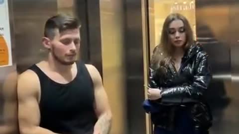 Shmeksss - elevator prank police woman gym - PopCornRest #prank #shmeksss #reaction #comedy