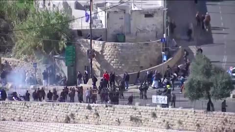 Israeli forces fire tear gas near Al-Aqsa Mosque