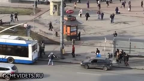 Funny Russian tries to catch a ride from a bus! What happens next you wont believe!