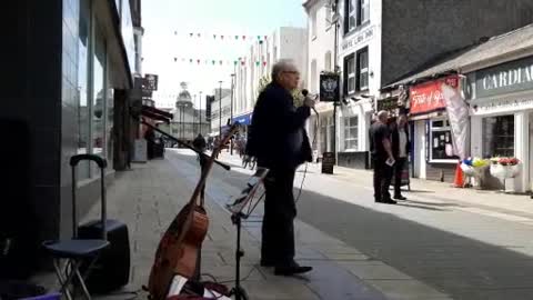 Rev Ross Rennie Preaches in Bangor, North Wales